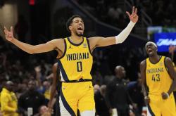 开云体育亚洲官网-包含步行者实现胜利，后卫发挥出色的词条