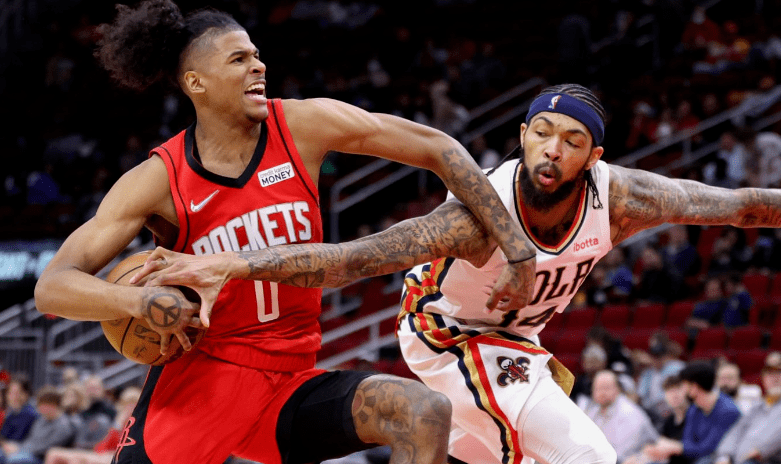 包含篮网球员一丝不苟地备战下一场比赛的词条