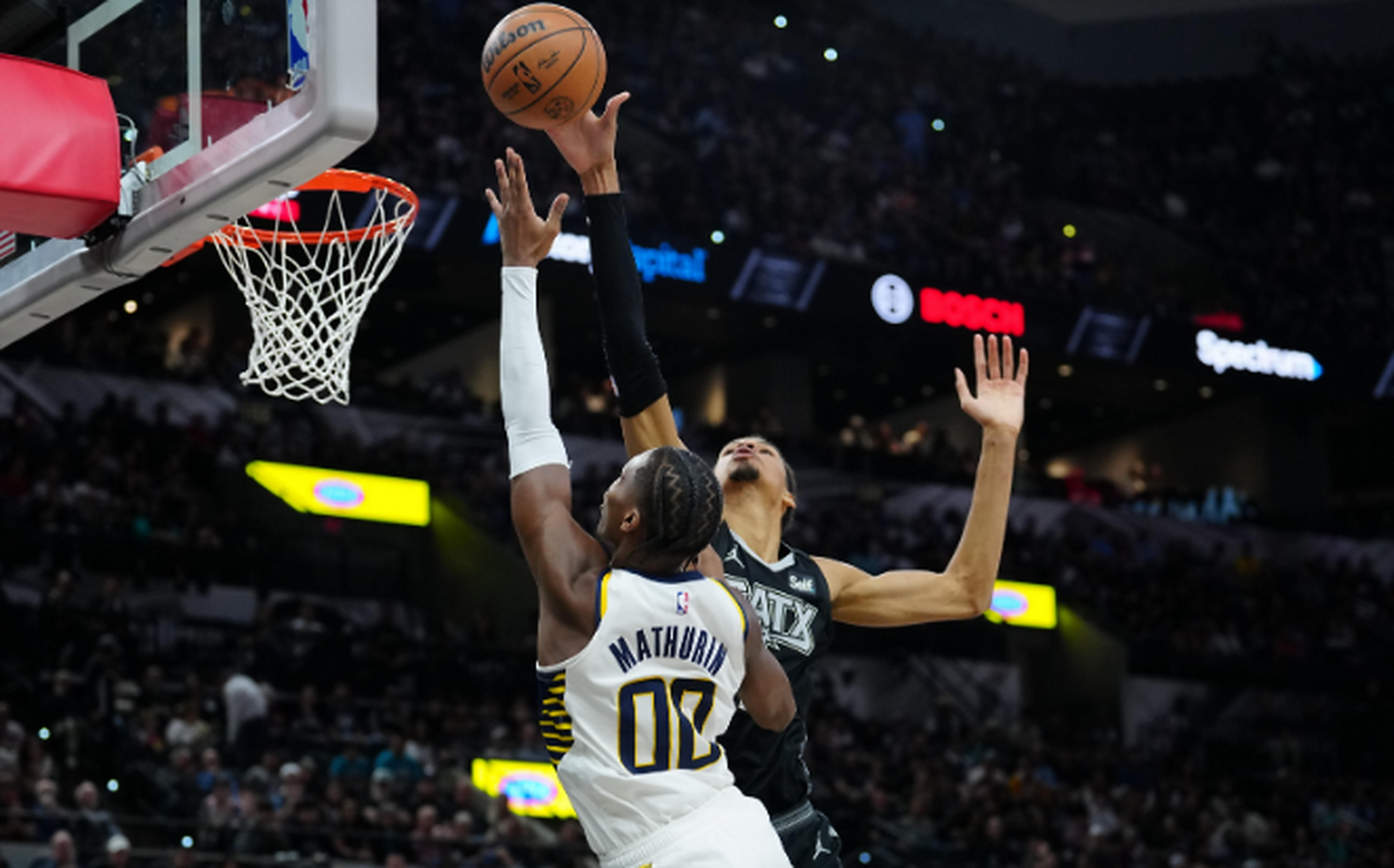 马刺遭遇惨败,步行者全队表现亮眼 马刺遭遇惨败,步行者全队表现亮眼