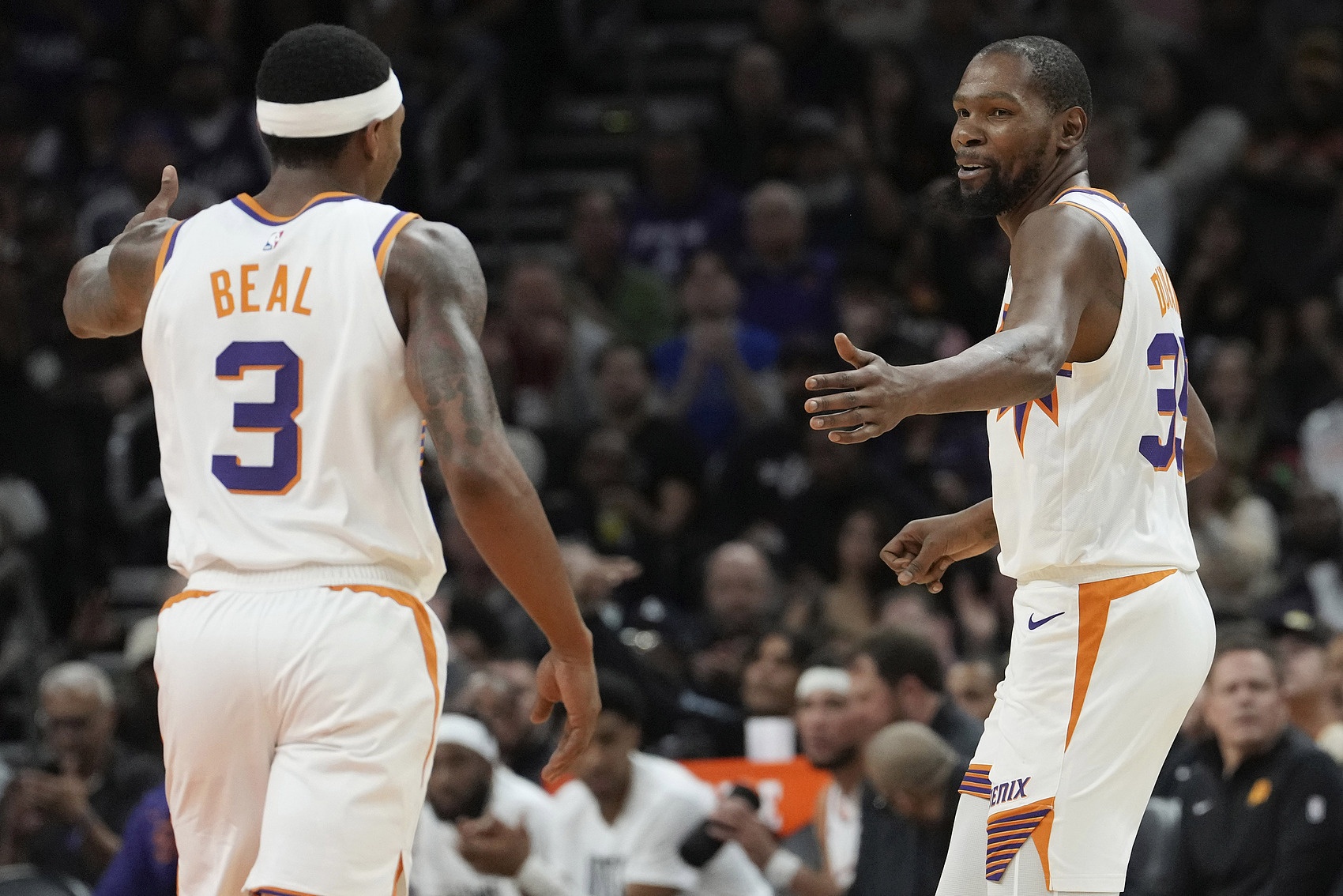 雄鹿大胜灰熊,火箭惨败掘金的简单介绍 雄鹿大胜灰熊,火箭惨败掘金的简单介绍