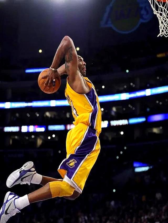 关于篮球巨星连续多场三分高手傲视群雄的信息