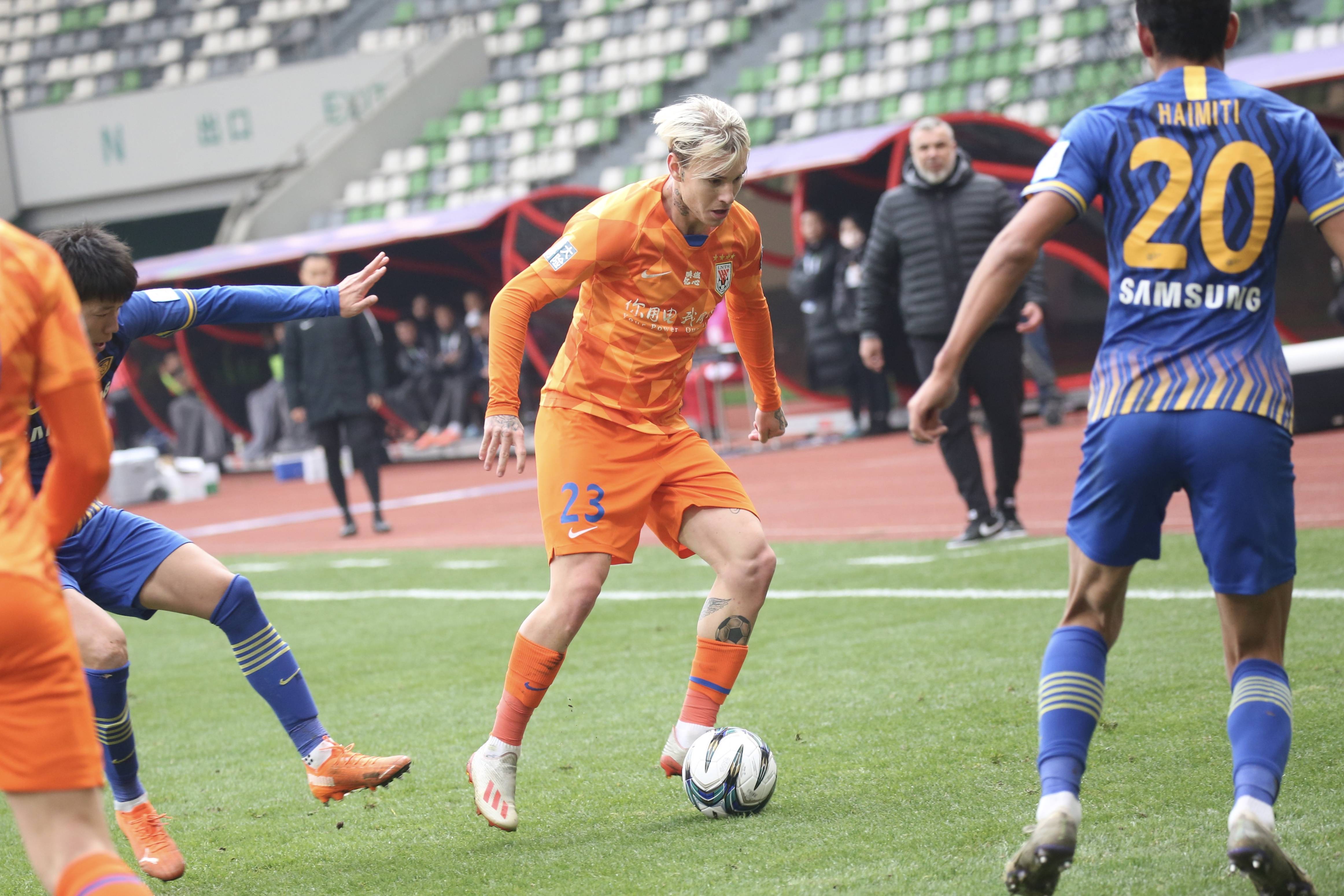 鲁能前锋佩莱犹豫不决，需提高射门效率