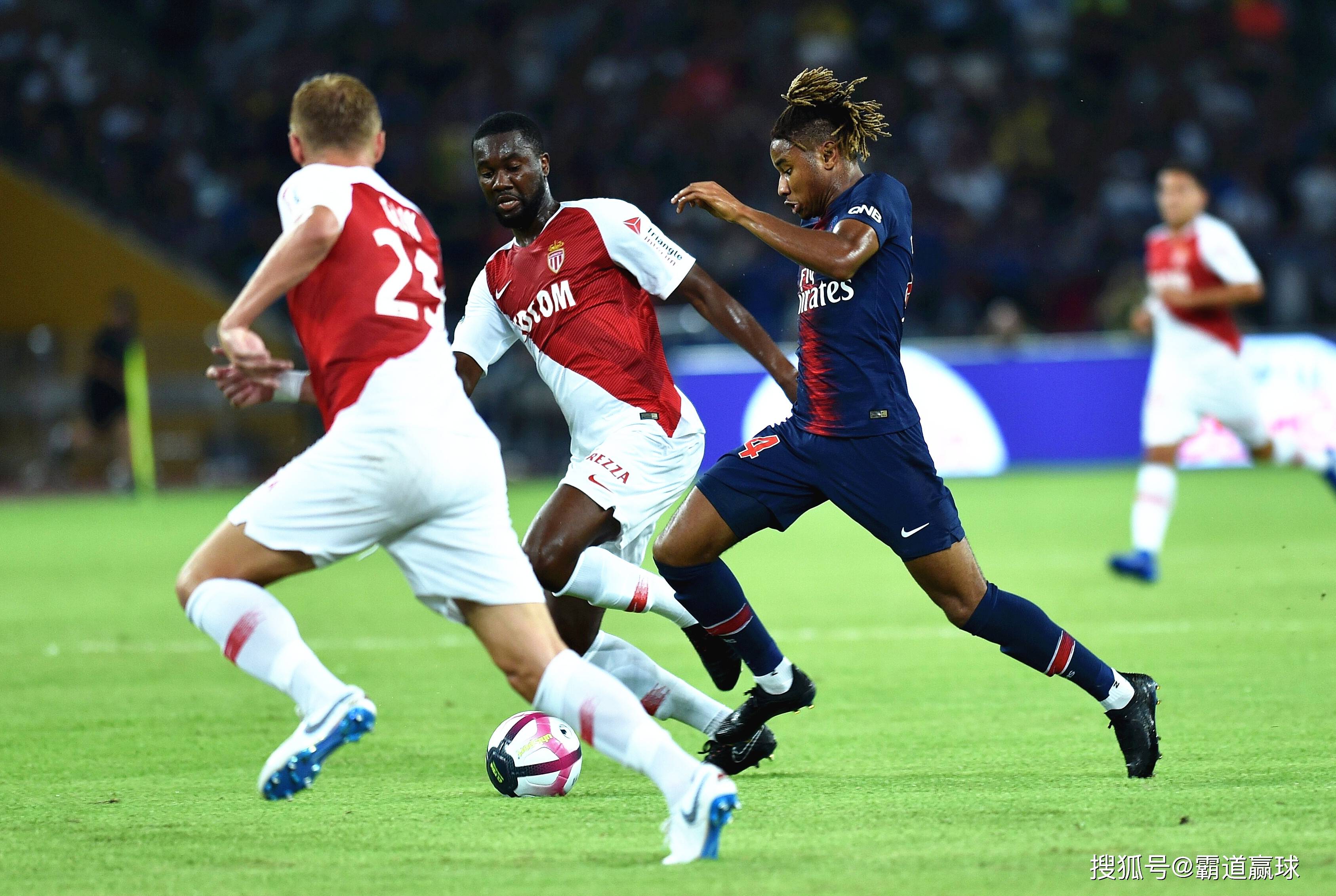 包含摩纳哥劲敌昂热！法国顶级联赛激战继续的词条